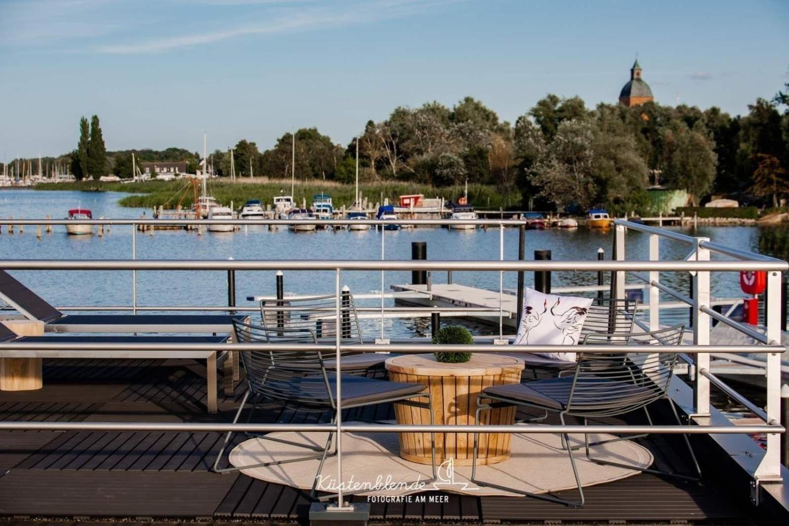 Hausboot Kranichnest Hotel Ribnitz-Damgarten Exterior foto
